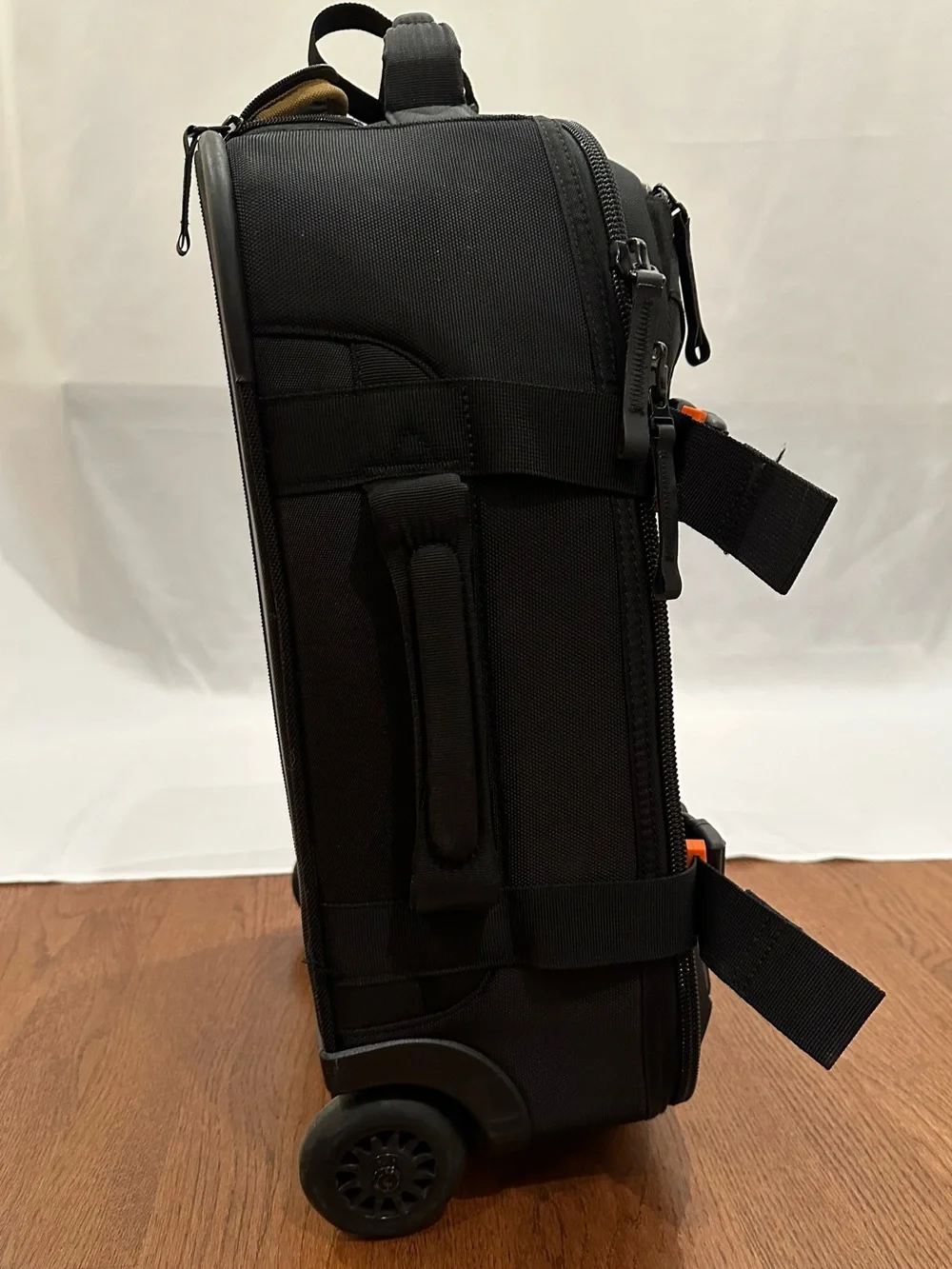 Victorinox Ch-97 2.0 Wheeled Carry-On Suitcase 20”
